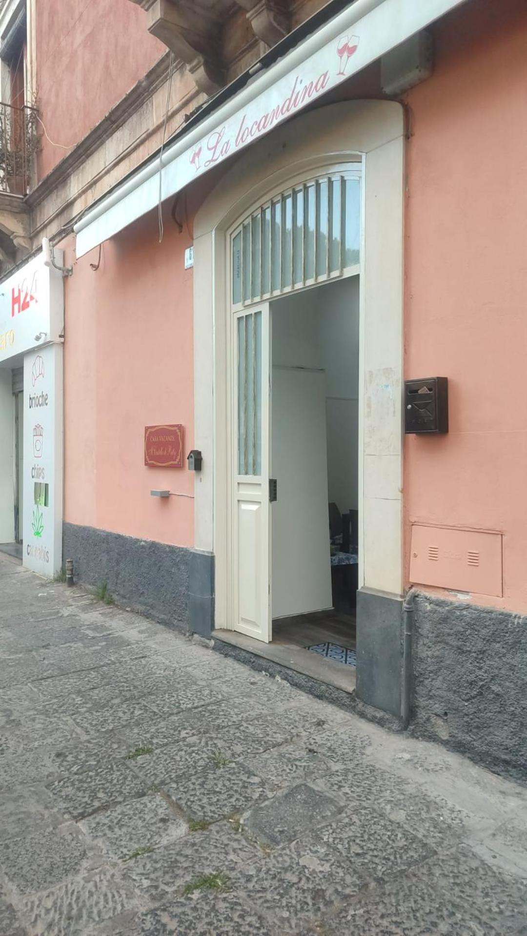 Il Castello Di Patty Apartment คาตาเนีย ภายนอก รูปภาพ