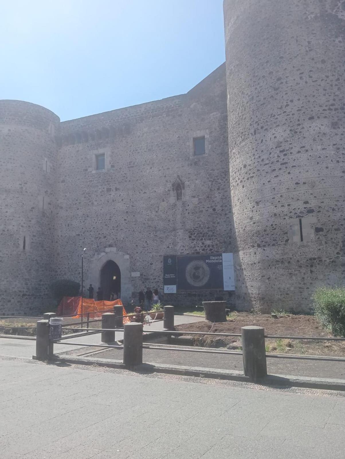 Il Castello Di Patty Apartment คาตาเนีย ภายนอก รูปภาพ